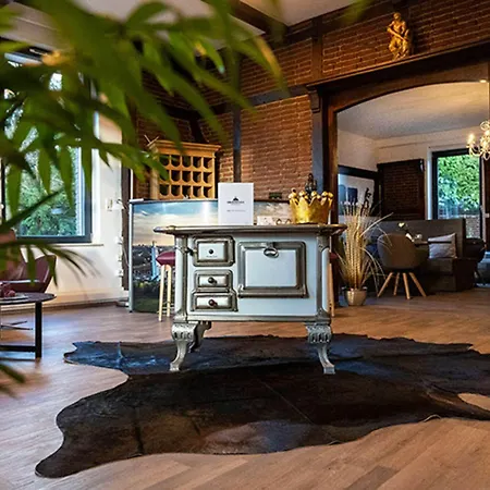 Kronenkurve Hotell *