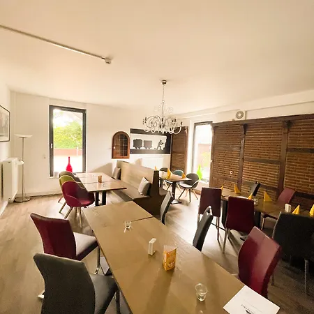 Kronenkurve מלון *